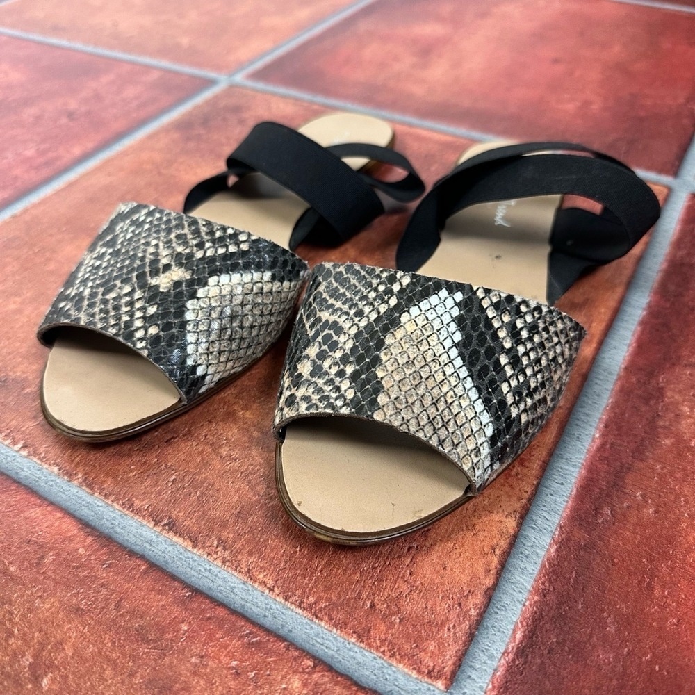 Donna Trend Black Snakeskin Open-Toe Slide Sandals Size 9